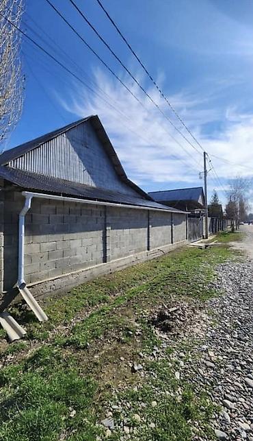 Продажа коттеджей и домов: СРОЧНО Продаётся дом 🏡 Адрес: Первомайский район, Ак-Босого, ул. Чуй — 12