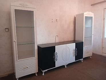 iwlenmiw stullar: 2 şüşəli vitrin komod ilə qonaq otağı mebeli dəsti. Üzəri akrildi — 1