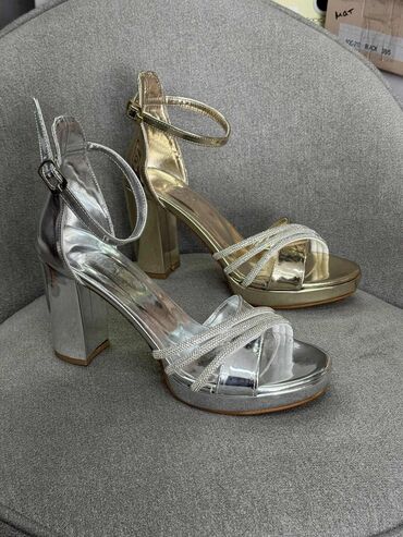 muške pidžame c a: Sandals, Africa