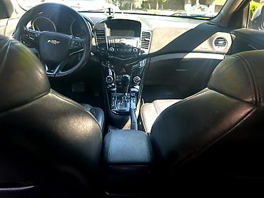 forut satsi: Chevrolet Cruze: 1.4 l | 2013 il 286532 km Sedan — 10