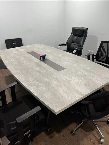 ofis stol: İşlənmiş, Konfrans zalı üçün, Dördbucaq masa