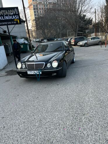 Mercedes-Benz: Mercedes-Benz 320: 3.2 l | 2001 il — 5