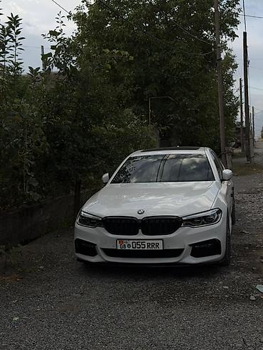 Детали салона: BMW M sport+— кожаный салон премиум-класса с деревянными вставками и — 7
