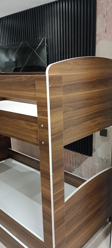 детская кроватка бу: Для девочки и мальчика, Б/у, Кровать, Без матраса, С выдвижными ящиками