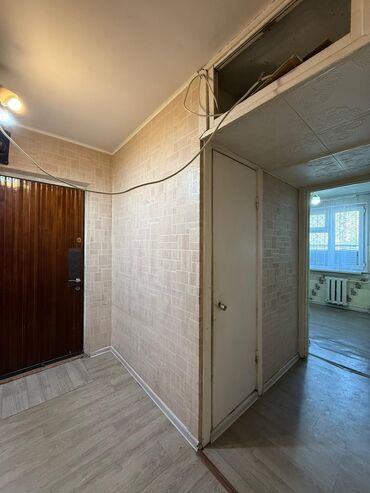 гостиница или квартира посуточно ош: 3 комнаты, 60 м², 104 серия, 2 этаж, Косметический ремонт