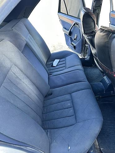 Другие детали салона: Mercedes-Benz — E220 - Классический интерьер с синим текстильным — 6