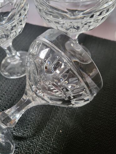 Čaše: Case kristal Zajecar za vino iz 70ih. Case komada 4 u ceni,pun — 17