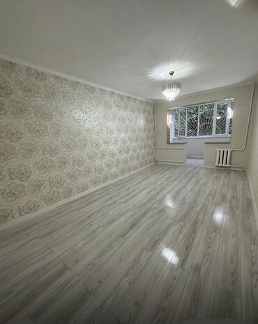 Продажа квартир: 1 комната, 33 м², 104 серия, 1 этаж, Евроремонт