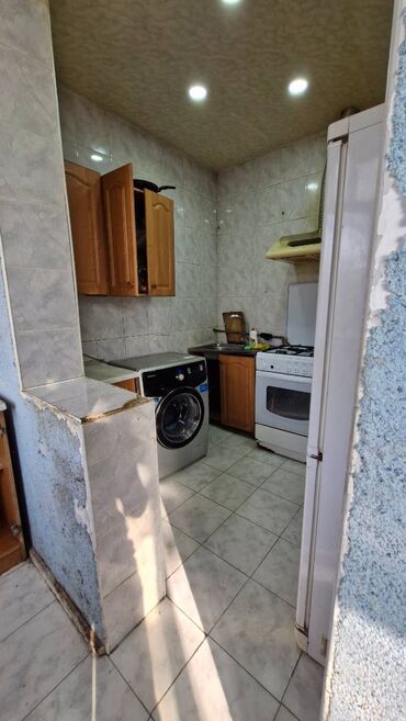 Köhnə tikili: Bakı, 7-ci mikrorayon, 3 otaqlı, Köhnə tikili, m. Azadlıq Prospekti, 70 kv. m — 28