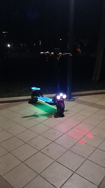 Электротранспорт: Güclü elektrik skuter - İki iri ön LED proyektor farası və əlavə ağ — 2