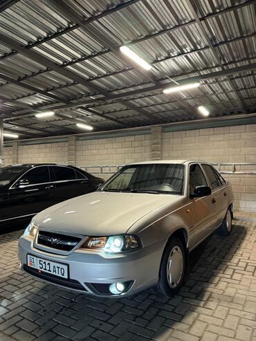 Daewoo: Daewoo Nexia: 2010 г., 1.6 л, Механика, Бензин, Седан