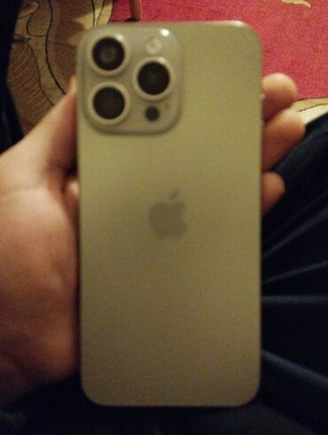 blincik bisiren aparat: IPhone 15 Pro Max, Face ID