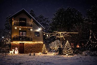 Prodaja stanova: Na prodaju lux kuća 24km od Bulevara Kralja Aleksandra. Zbog odlaska — 9