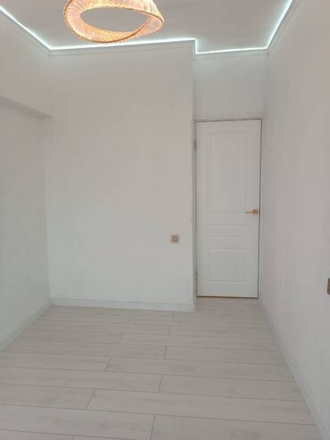 продаю дом в селе садовое: 3 бөлмө, 65 кв. м, Жеке план, 9 кабат, Евроремонт