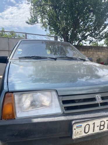 VAZ (LADA): VAZ (LADA) 2109 modeli, səliqəli vəziyyətdədir. Avtomobil gündəlik