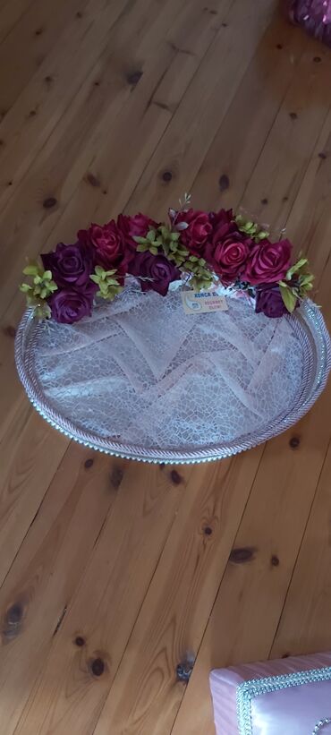 Xonçalar: Şirni xoncasi bol ciceklərlə bəzədilmiş. Dekorativ məqsədlər üçün -da lalafo.az — 9 Xonçalar: Şirni xoncasi bol ciceklərlə bəzədilmiş. Dekorativ məqsədlər üçün — 9