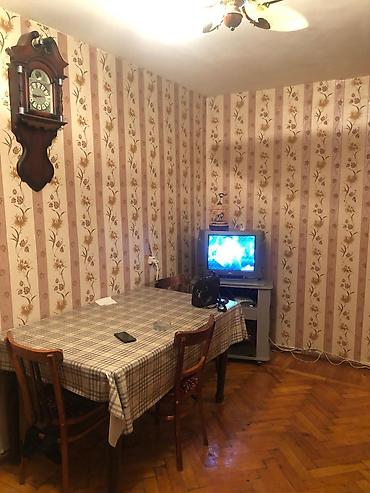 3 otaqlı kiraye evler: Bazar kontakt home yanı. orta blok 3-cu mərtəbə. infrastruktur — 3