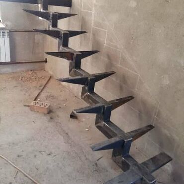 Обшивка лестниц: Ворота, Решетки для окон, Перила, Лестницы и многое другое — 12