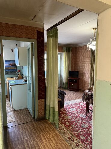 квартира дома: 3 бөлмө, 55 кв. м, Хрущевка, 2 кабат, Эски ремонт