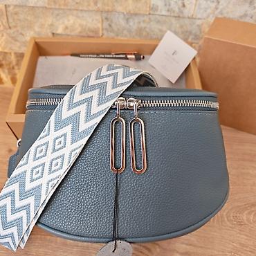 crna torba mona: Ženska crossbody torbica od kvalitetne granulirane kože u — 8