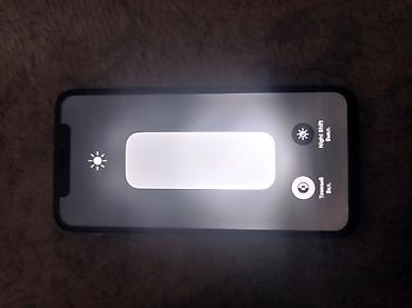 Apple iPhone: IPhone X, Б/у, 64 ГБ, Белый, Кабель, 70 % — 2