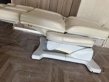 электроколяска для инвалидов бу: Продаю кушетку .В хорошем,рабочем состоянии!!Цена договорная