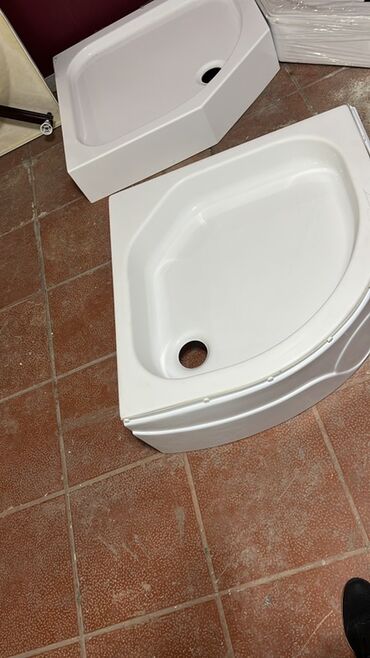 Duş poddonları: Künc duş ləyənləri – akril materialdan Məhsul təsviri: - Forma: künc — 3