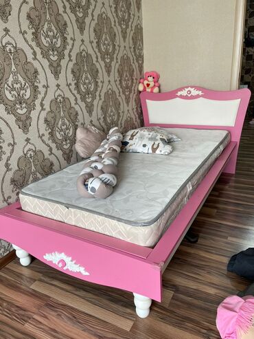 işlənmiş tək çarpayı: Односпальная кровать