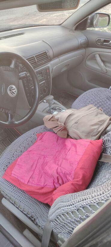 Volkswagen: Volkswagen Passat: 1.8 l | 2001 il Sedan — 11