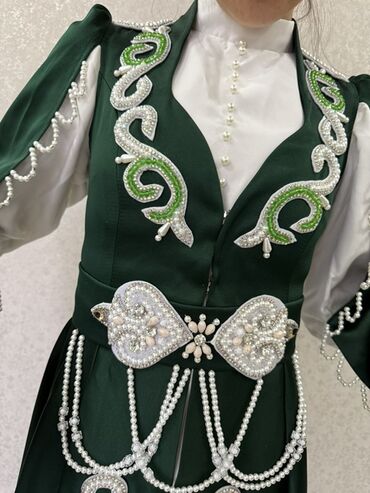 Вечерние платья: Сдается в аренду Элегантное национальное платье в темно‑зеленом — 11