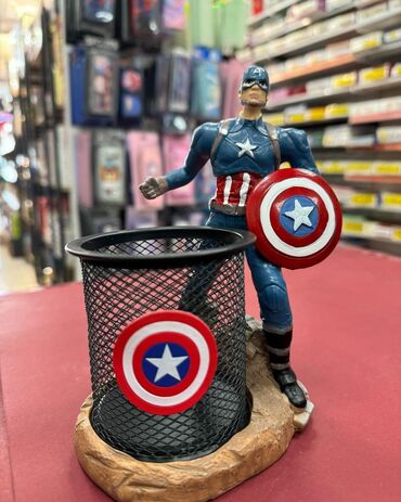 Oyuncaqlar: Suvenır qelem, karandaş qabı.futbolcularin fiqurui ile.Futbolcu — 7