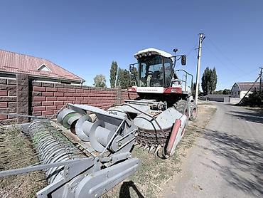 трактор запчасть: Кормоуборочный комбайн Ростсельмаш ДОН-680М с подборщиком и кукурузной — 1