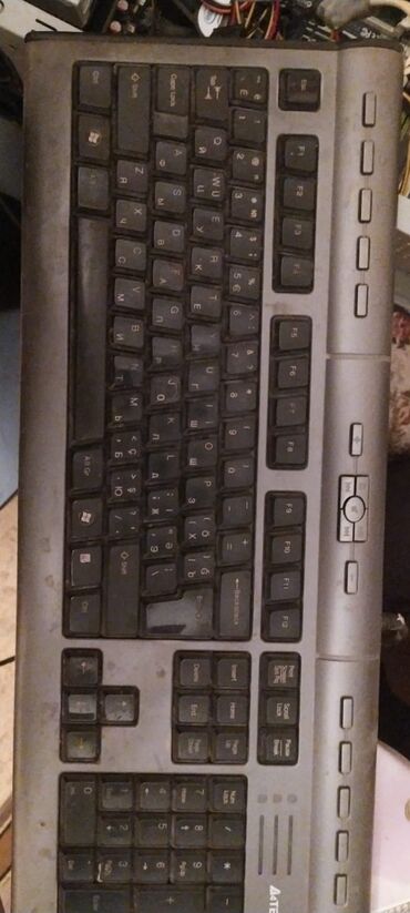 Masaüstü kompüterlər və iş stansiyaları: Masa üstü kompyuter OYQ DDR2 5 qb HDD 400 qb Prosessor İntel — 6