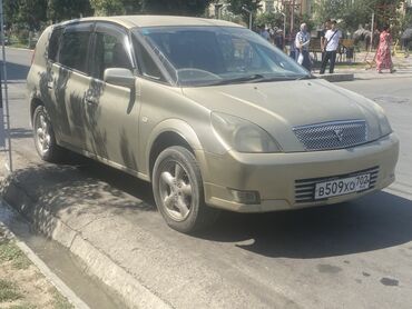 двигатель хонда одиссей 2.2: Автомобиль Toyota opo золотистого цвета, представленный в кузове