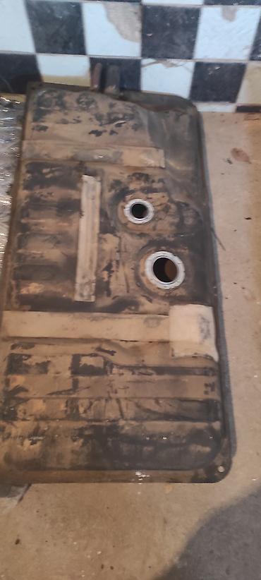 Топливные баки: Топливный бак Toyota 1998 г. — 1