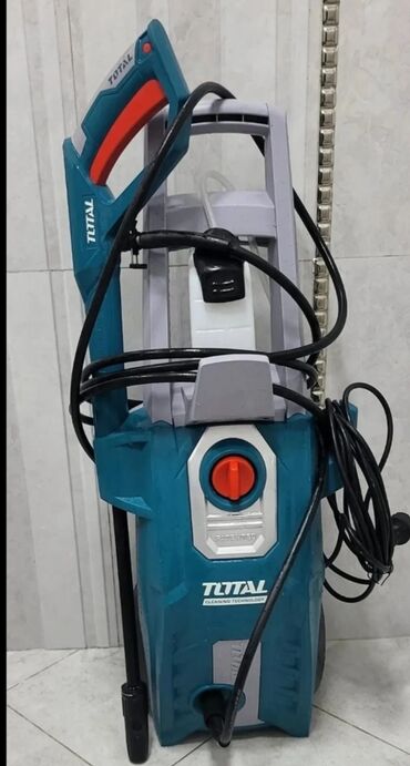 Digər alətlər: Total firmasının yüksək təzyiqli yuyucu aparatı. Təmizləmə işləri üçün
