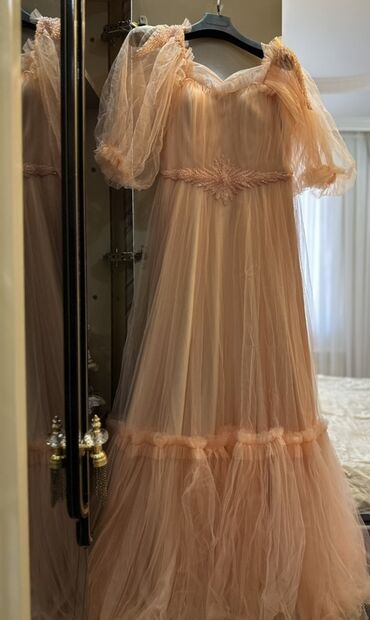 Plaşlar: Ziyafət donu, Maksi, VictoriaS Secret, M (EU 38), L (EU 40), XL (EU 42)