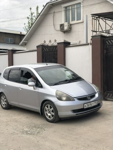 срочна сатылат машина: Honda Fit: 2004 г., 1.3 л, Автомат, Бензин, Хетчбек