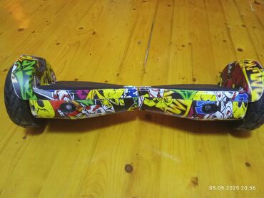 Электросамокаты: Öz-özünə balanslaşdırılan elektrikli hoverboard (giroskuter) -