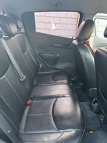 byd yan plus: Chevrolet Spark: 2017 г., 1 л, Автомат, Бензин, Хэтчбэк — 7