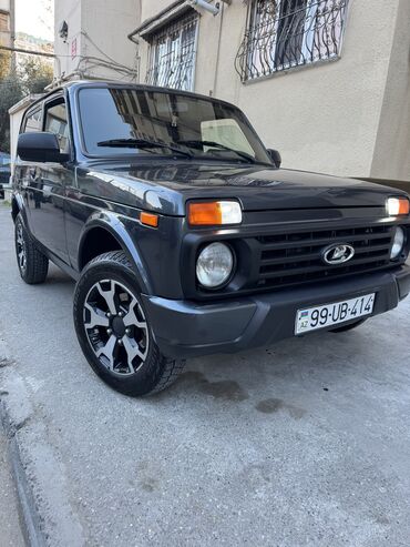 vuruq niva: VAZ (LADA) 4x4 Niva: 1.7 l | 2019 il 88150 km Ofrouder/SUV