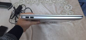 HP: HP noutbuk Xüsusiyyətlər: - Prosessor: 11-ci nəsil Intel Core — 7