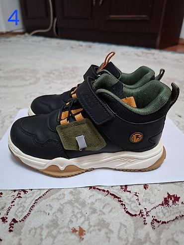 Детская обувь: Продаю б/у детские кроссовки и ботинки для мальчиков. 1) Puma — 8
