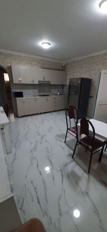 Uzunmüddətli kirayə evlər: 140 kv. m, 4 otaqlı, Kombi, İnternet, Qaz — 9