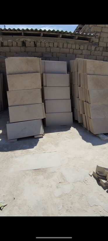 Dekorativ daşlar: Hər qiymete təbii aglay daşlar 3 Azn den başlayan qiymətlərlə Təbii — 10