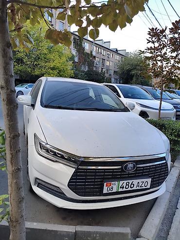 BYD: BYD Qin: 2021 г., Электромобиль, Седан — 2