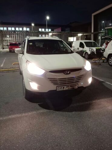 Hyundai: Hyundai ix35 2010 offroader/SUV,5 qapı ağ rəng 2.0 mühərrik 150 at — 5