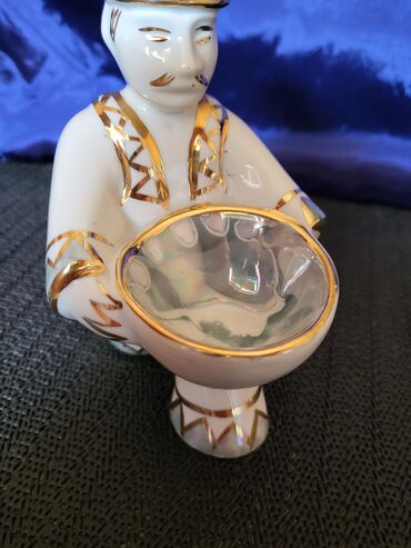 Figure: Figura,ili drzac nov za jaje cuvarkucu,Zajecar porcelan,rucno — 4
