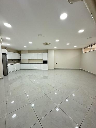 qelebe kruqu: İcarəyə verilir 9 otaqlı ofis 476 m², İnşaatçılar m. Daha 7 şəklə bax — 9