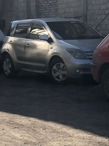 Toyota: Toyota ist: 2002 г., 1.5 л, Автомат, Бензин, Хэтчбэк — 8